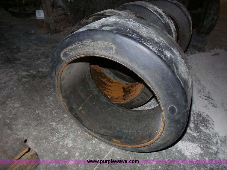 image for item BR9107 (73) solid forklift tires