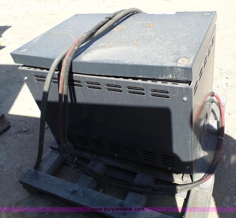 image for item BR9111 GNB LA battery charger