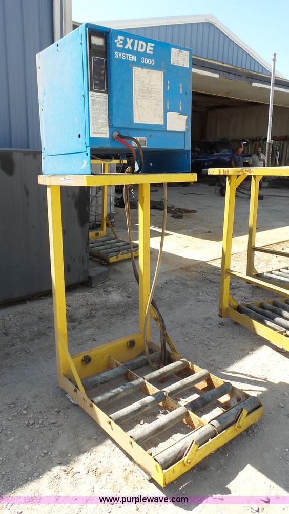 image for item BR9113 Exide 3000 battery charger