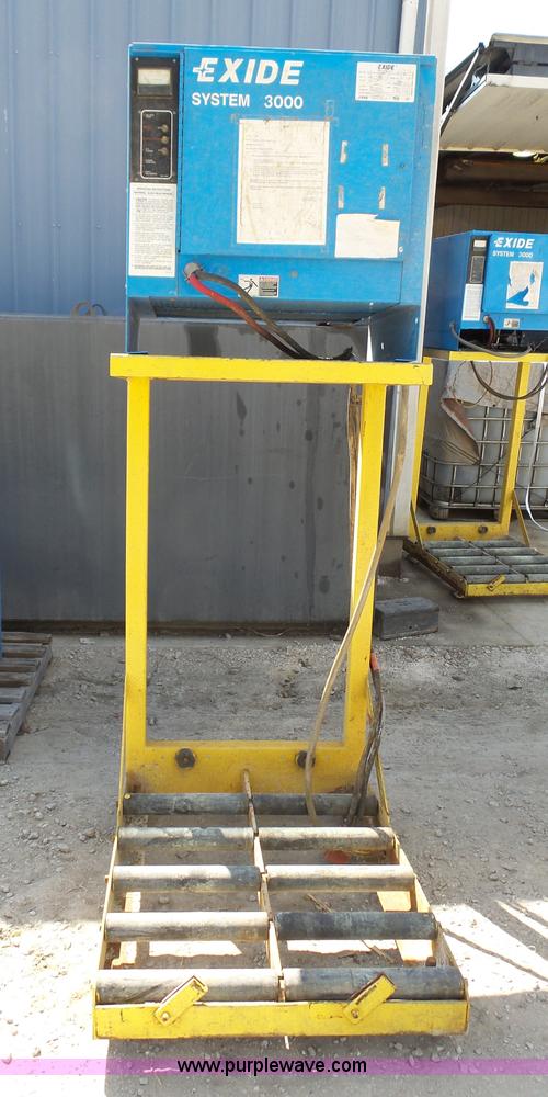 image for item BR9113 Exide 3000 battery charger