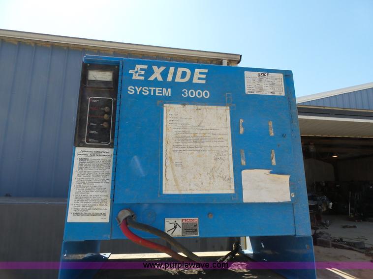 image for item BR9113 Exide 3000 battery charger