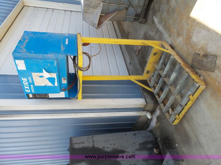 image for item BR9114 Exide 3000 battery charger