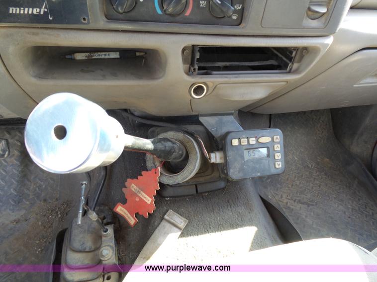 image for item BR9116 1999 Ford F550 rollback truck