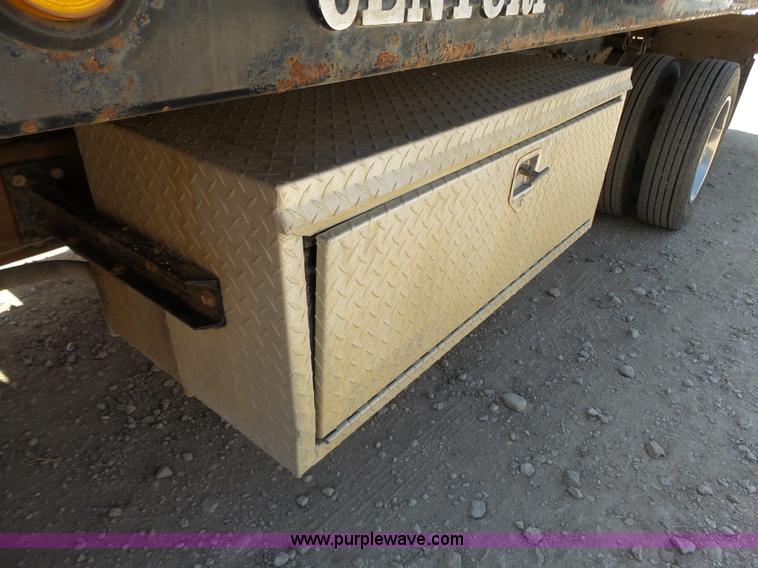 image for item BR9116 1999 Ford F550 rollback truck