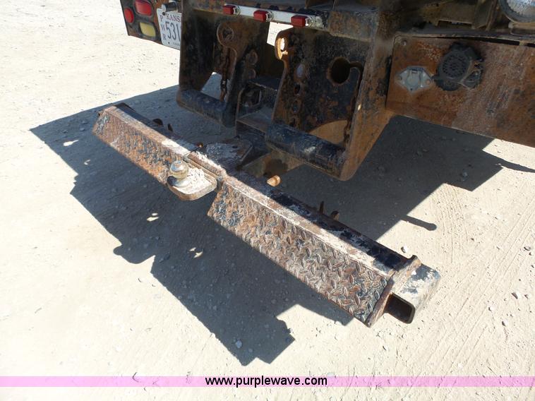 image for item BR9116 1999 Ford F550 rollback truck