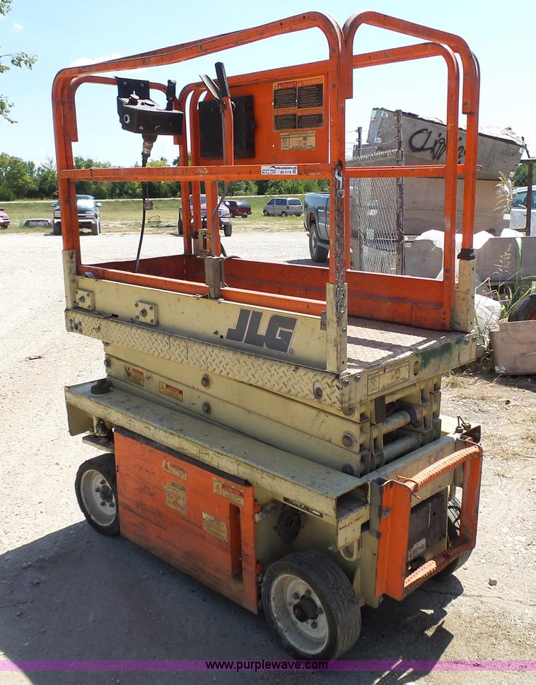 image for item BR9118 JLG 1932E scissor lift