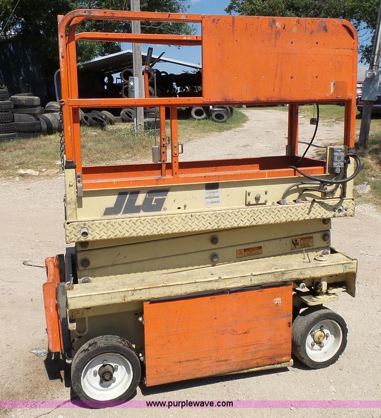 image for item BR9118 JLG 1932E scissor lift