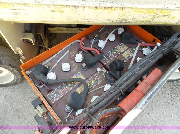 image for item BR9118 JLG 1932E scissor lift