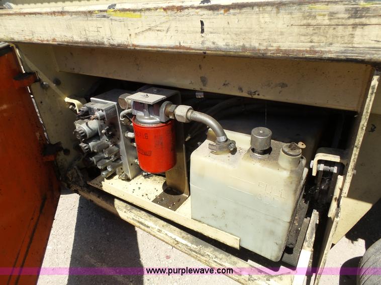 image for item BR9118 JLG 1932E scissor lift