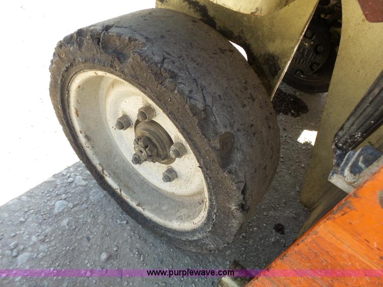 image for item BR9118 JLG 1932E scissor lift