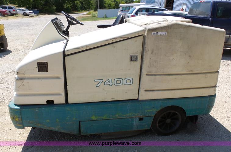 image for item BR9120 Tennant 7400 floor sweeper
