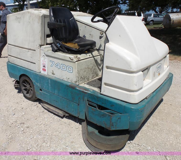 image for item BR9120 Tennant 7400 floor sweeper
