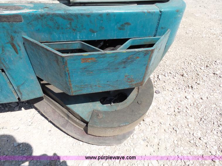 image for item BR9120 Tennant 7400 floor sweeper