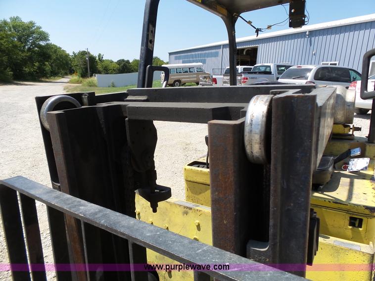 image for item BR9123 Caterpillar T50E forklift