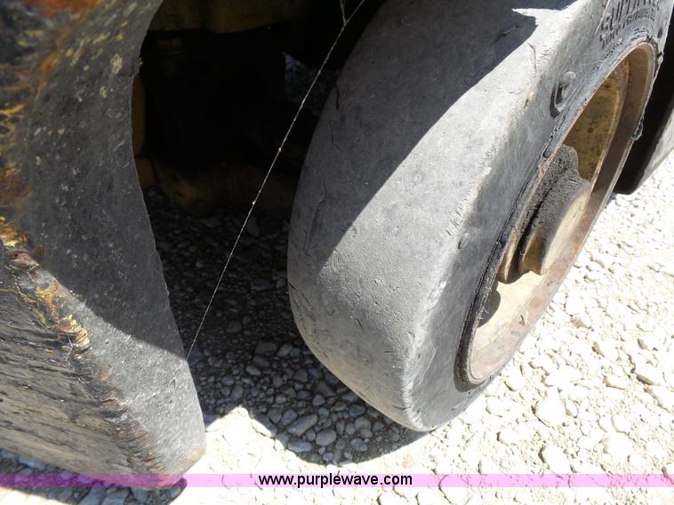 image for item BR9123 Caterpillar T50E forklift