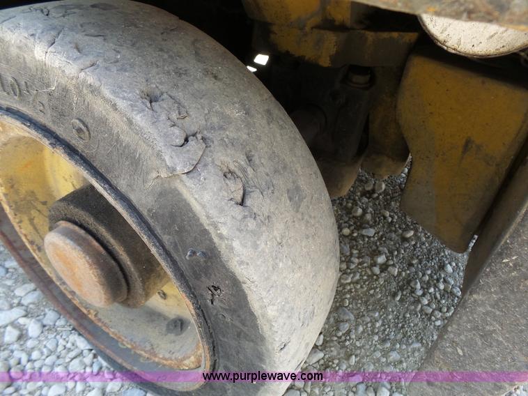 image for item BR9123 Caterpillar T50E forklift