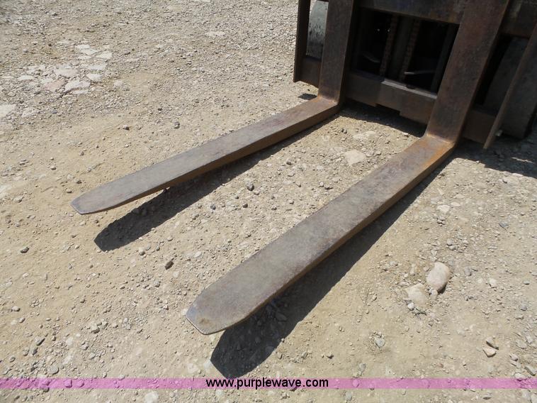 image for item BR9124 Komatsu 30 forklift