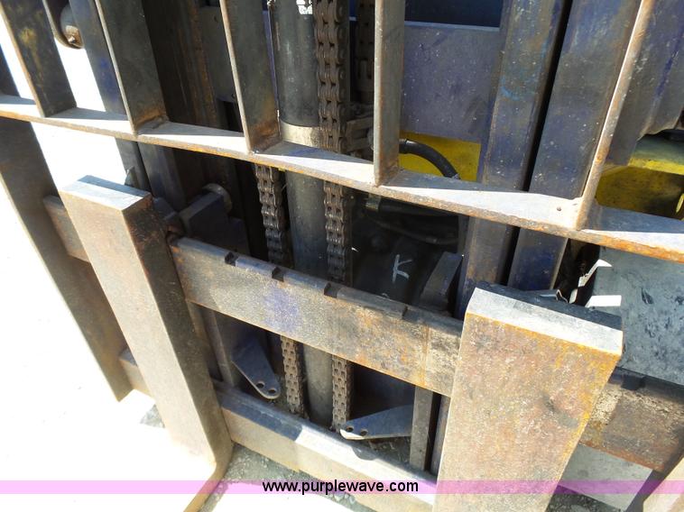 image for item BR9124 Komatsu 30 forklift