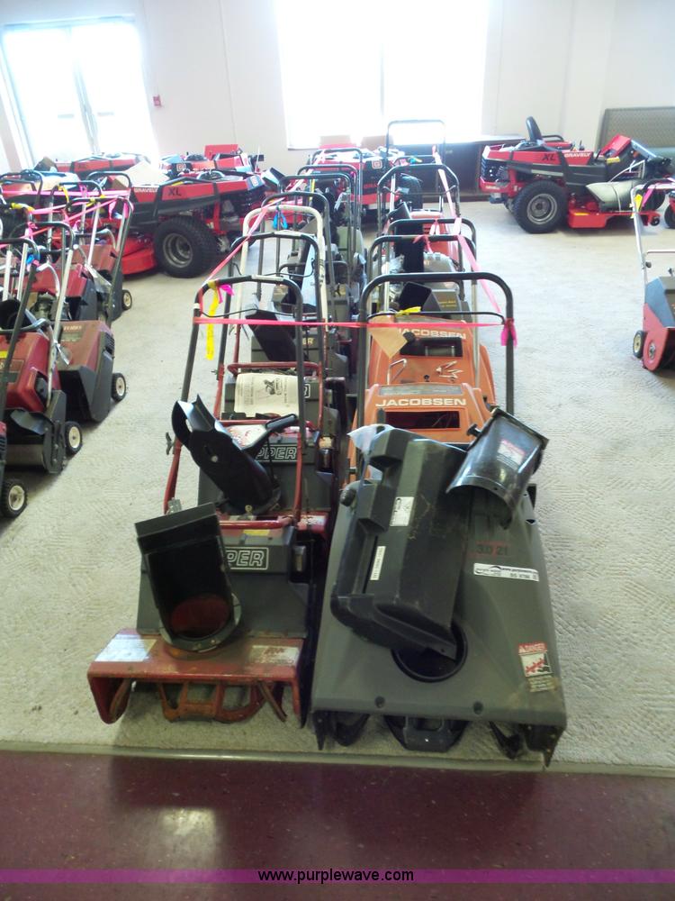 image for item BS9786 (14) snow blowers