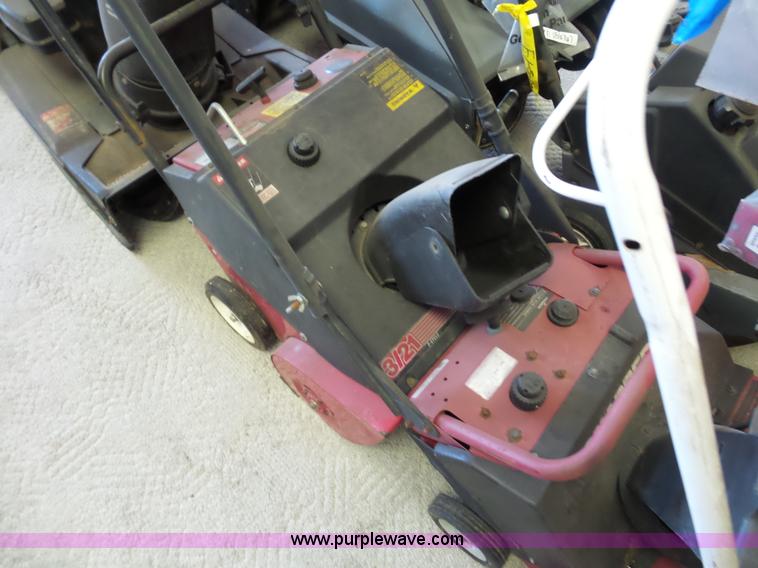 image for item BS9786 (14) snow blowers