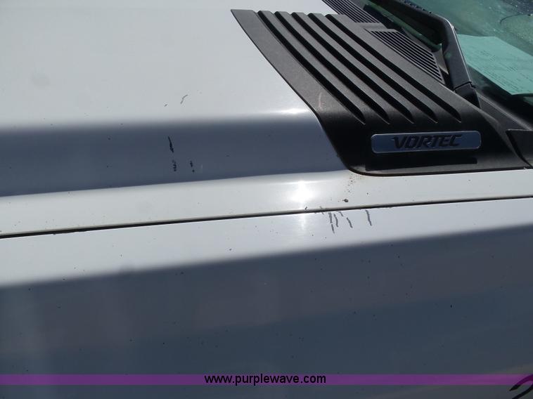 image for item BY9555 2007 Chevrolet Silverado 2500HD flatbed pickup truck