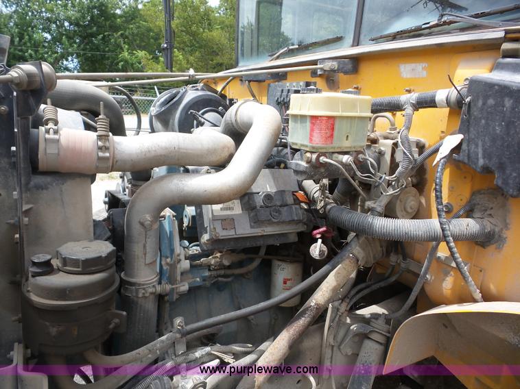 image for item BZ9656 1998 International 3800 school bus