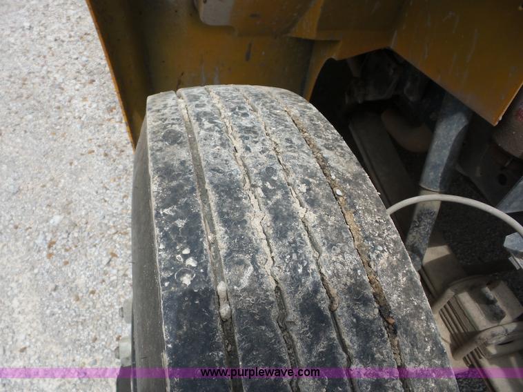 image for item BZ9656 1998 International 3800 school bus