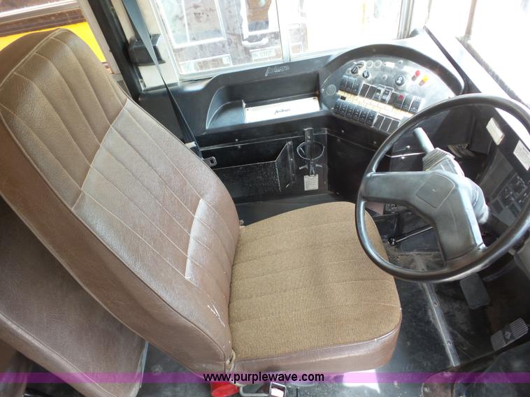 image for item BZ9656 1998 International 3800 school bus