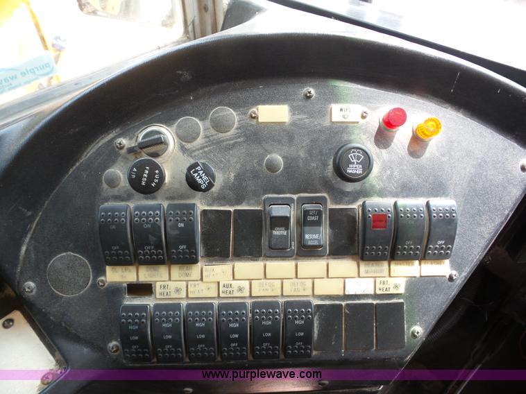 image for item BZ9656 1998 International 3800 school bus