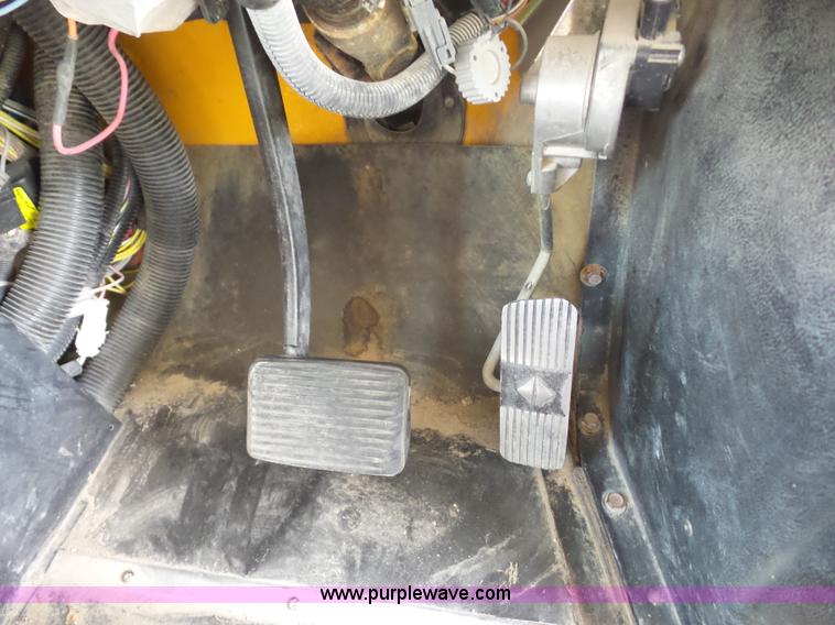 image for item BZ9656 1998 International 3800 school bus