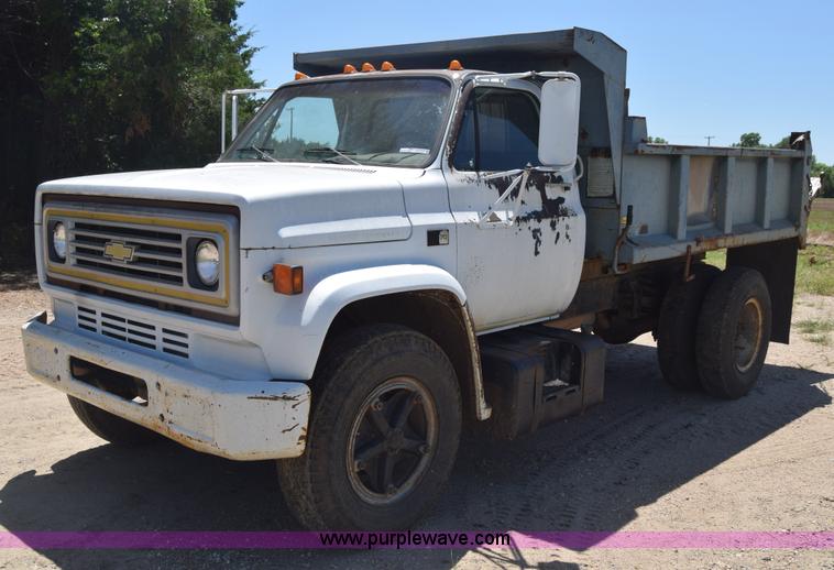 image for item CB9165 1989 Chevrolet 70 dump truck
