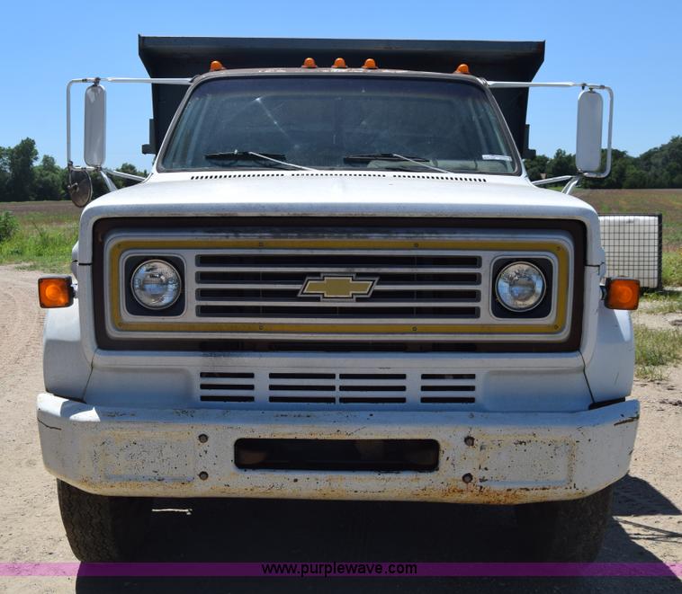 image for item CB9165 1989 Chevrolet 70 dump truck
