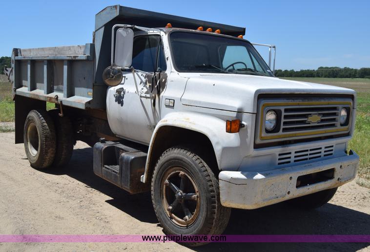 image for item CB9165 1989 Chevrolet 70 dump truck