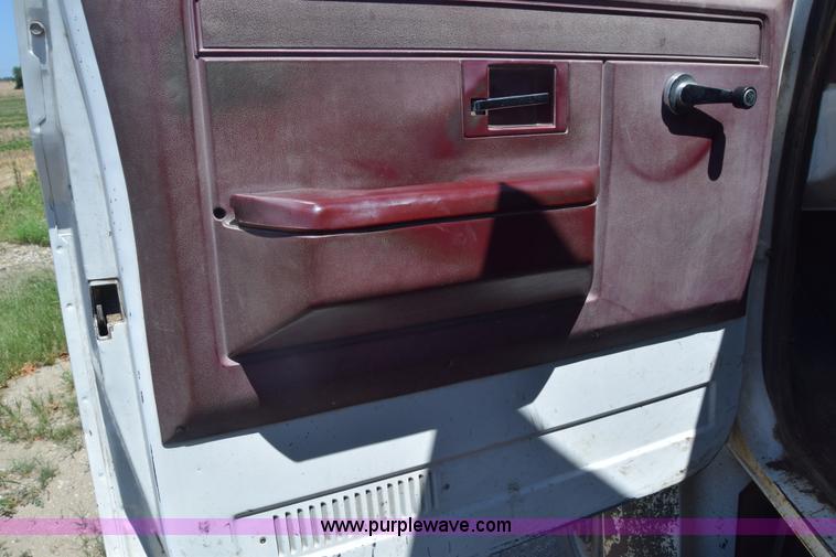 image for item CB9165 1989 Chevrolet 70 dump truck