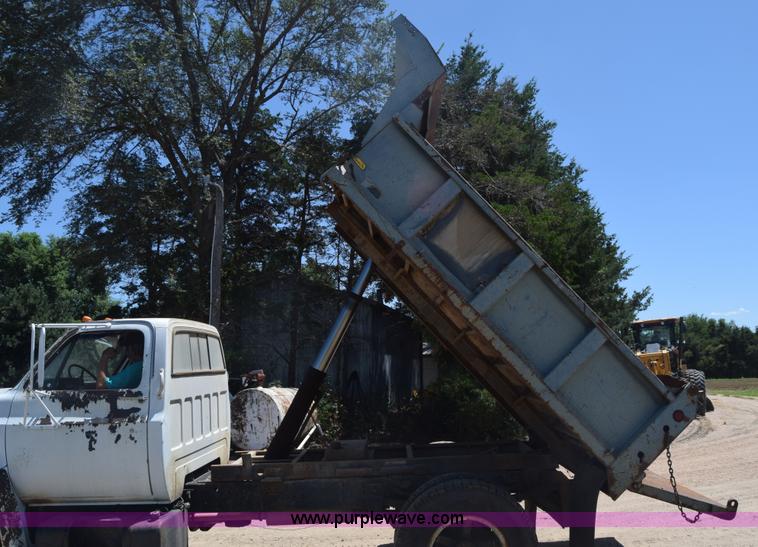 image for item CB9165 1989 Chevrolet 70 dump truck