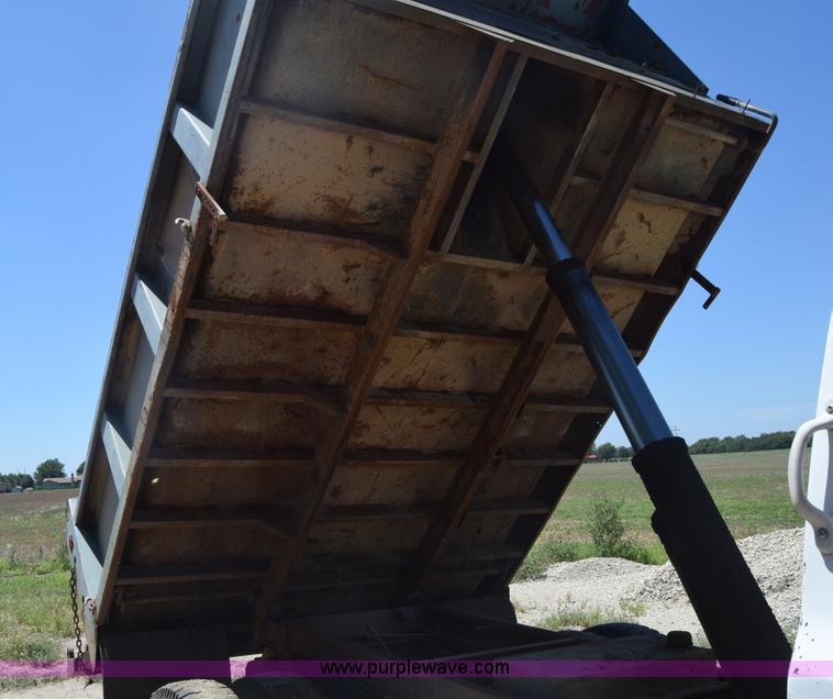 image for item CB9165 1989 Chevrolet 70 dump truck
