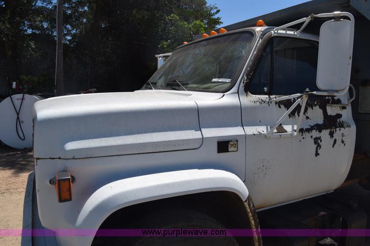 image for item CB9165 1989 Chevrolet 70 dump truck