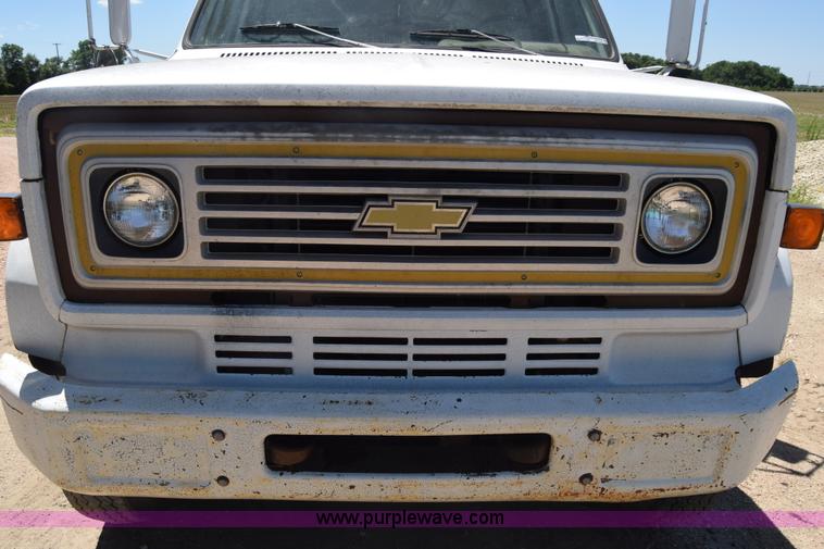 image for item CB9165 1989 Chevrolet 70 dump truck
