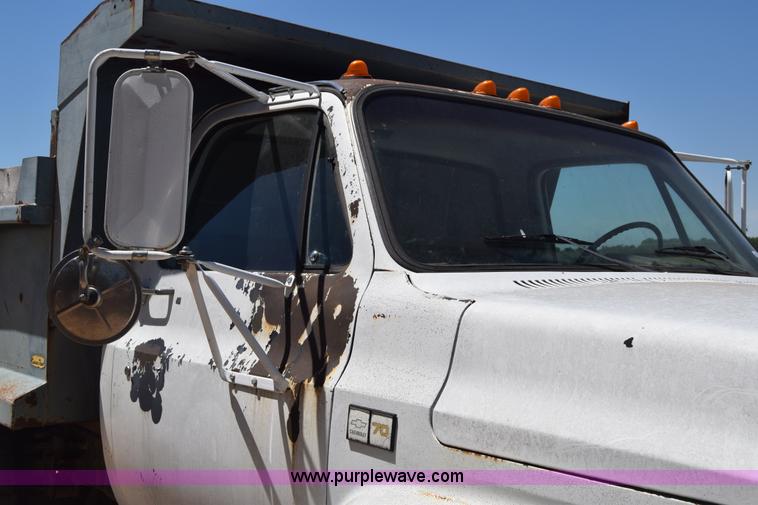 image for item CB9165 1989 Chevrolet 70 dump truck