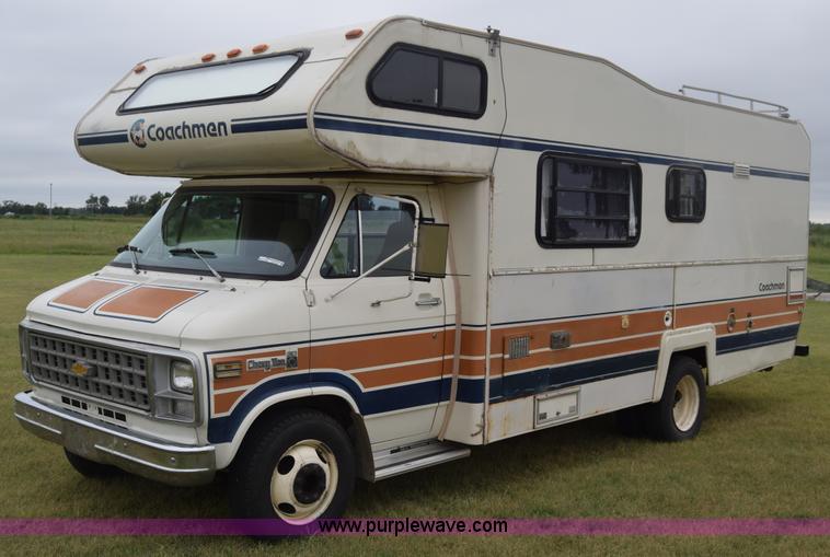 1982 Coachman RV in Sterling, KS | Item CB9222 sold | Purple Wave