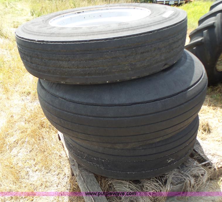 image for item CC9293 (3) tires