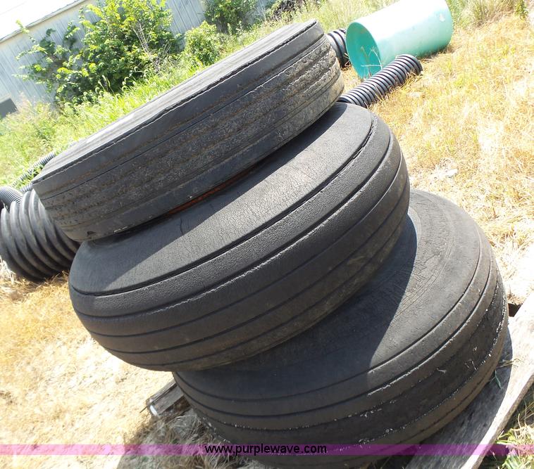 image for item CC9293 (3) tires