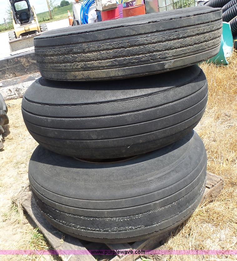 image for item CC9293 (3) tires