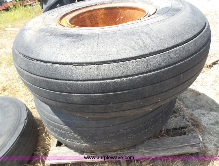 image for item CC9293 (3) tires