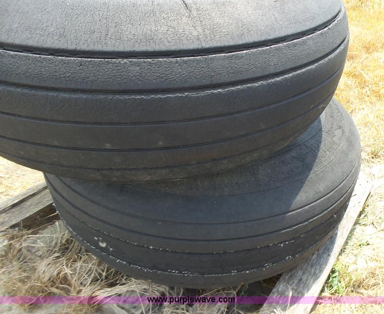 image for item CC9293 (3) tires