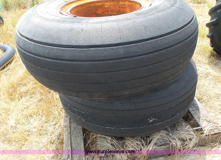 image for item CC9293 (3) tires