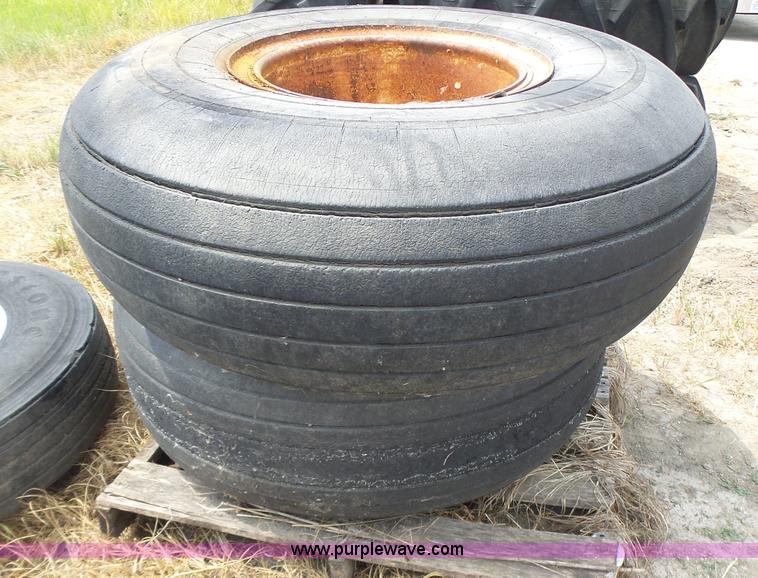 image for item CC9293 (3) tires