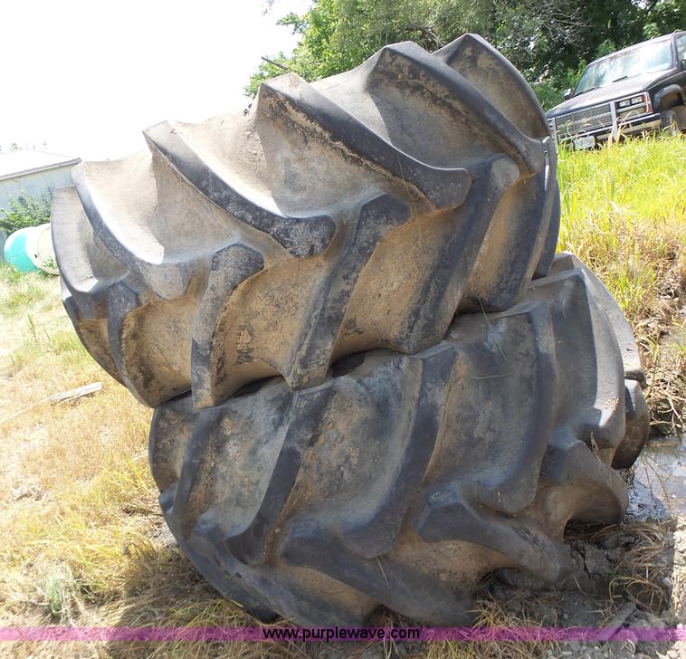 image for item CC9295 (2) Firestone 28L-26 tires