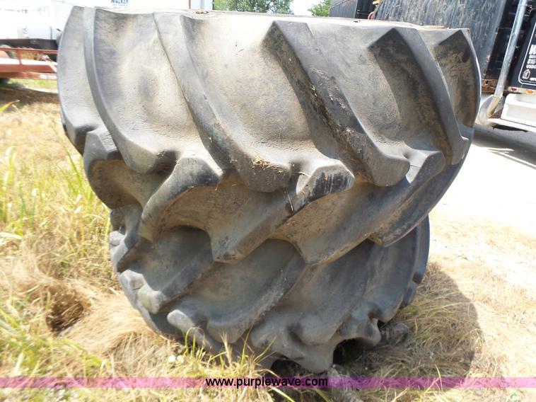 image for item CC9295 (2) Firestone 28L-26 tires