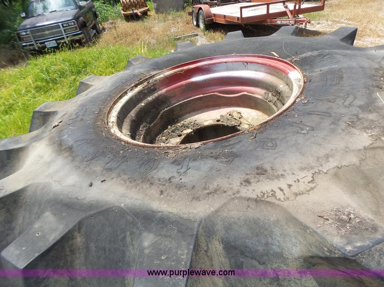 image for item CC9295 (2) Firestone 28L-26 tires